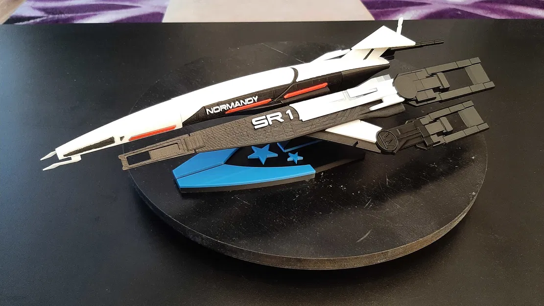 SSV Normandy SR1 (Mass Effect) – Mô hình tàu - Image 1