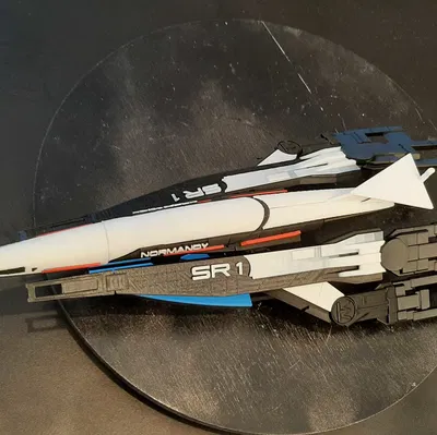 SSV Normandy SR1 (Mass Effect) – Mô hình tàu