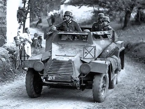 Mô Hình LEGO Xe Bọc Thép Panzerwagen Sd.Kfz. 247 - Image 3