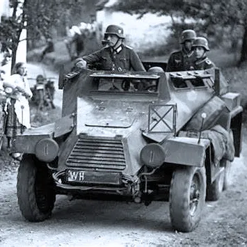 Mô Hình LEGO Xe Bọc Thép Panzerwagen Sd.Kfz. 247