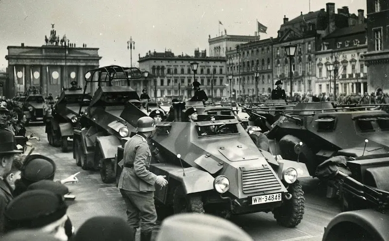 Mô Hình LEGO Xe Bọc Thép Panzerwagen Sd.Kfz. 247 - Image 6