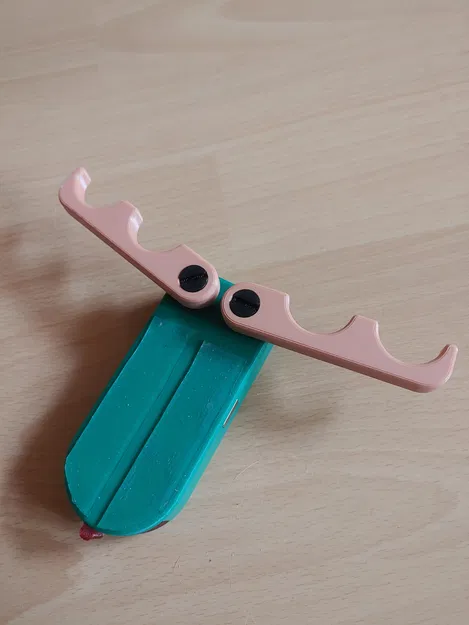 Giá đỡ cơ gấp gọn kèm khay đựng phấn nam châm (Foldable CueHolder) - Image 10