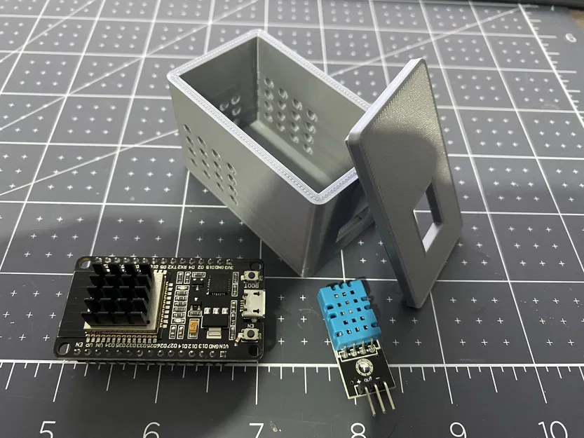 Hộp NodeMCU ESP32 Devkit V1 kèm cảm biến DHT11 (có khe thoáng) - Image 1