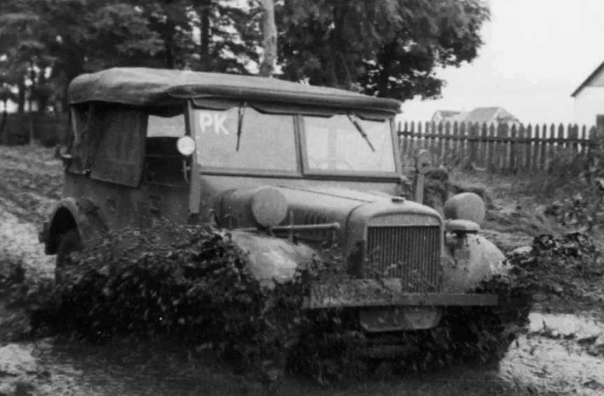 Xe Quân Sự LEGO STÖEWER 40 Kfz - Mô Hình Tái Hiện Lịch Sử - Image 3