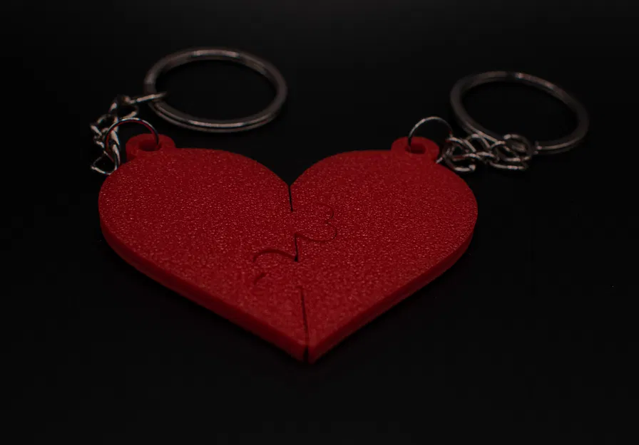 Móc Khóa Trái Tim Ghép Đôi Valentine - Quà Tặng Tình Yêu Ý Nghĩa - Image 1