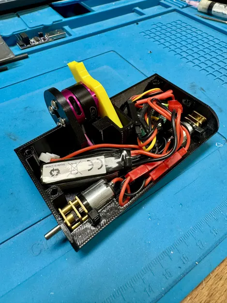 Battlebot Vertical Spinner - Antweight (150 g) - Image 4