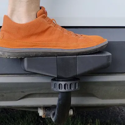 Bậc bước gắn móc kéo (Towbar step)