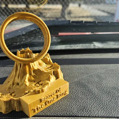 Cúp Chúa Nhẫn "Bearer Of The One Ring" - Món Quà Fantasy Độc Đáo