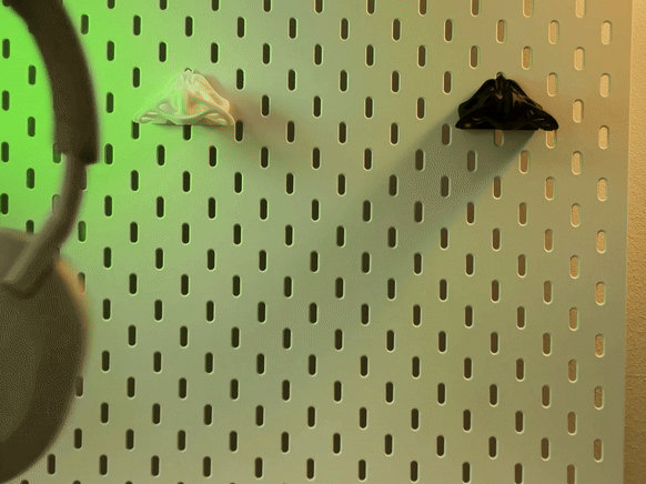 Móc treo tai nghe (cho bảng pegboard IKEA Skadis)