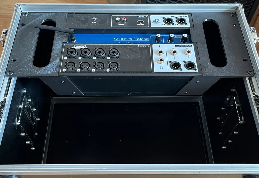 Soundcraft ui12 Rack Mount 4HE (Giá gắn rack 19 inch) - Image 1