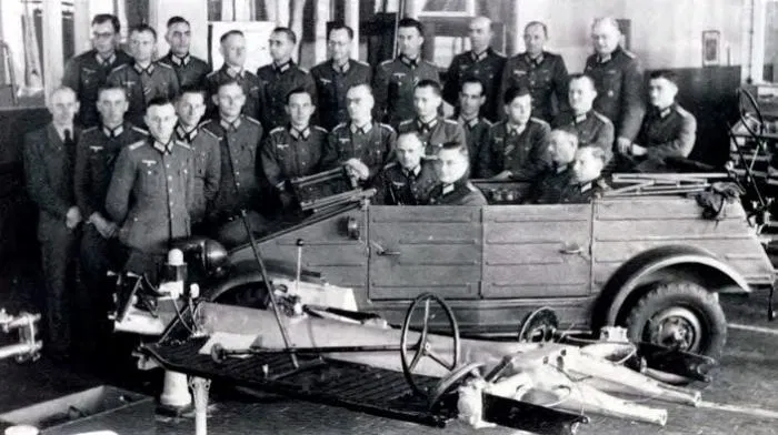 Mô Hình Xe LEGO Volkswagen Kübelwagen KDF 82 In 3D - Image 7