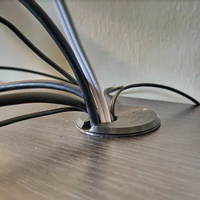 Nắp che lỗ luồn dây bàn 2 inch (2" Desk Wire Hole Cover)