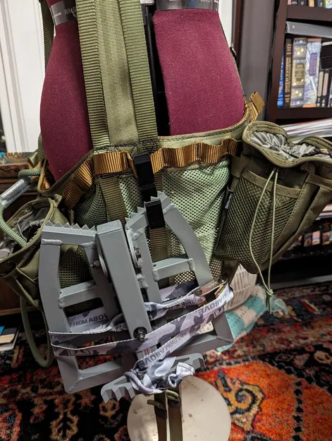 Móc Treo Bệ Săn Thú Kiểu Yên Ngựa Tiện Lợi Cho Thợ Săn - Image 1