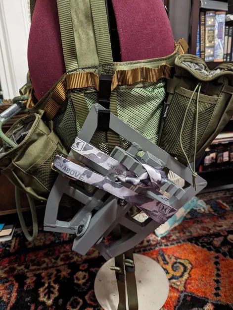 Móc Treo Bệ Săn Thú Kiểu Yên Ngựa Tiện Lợi Cho Thợ Săn - Image 2