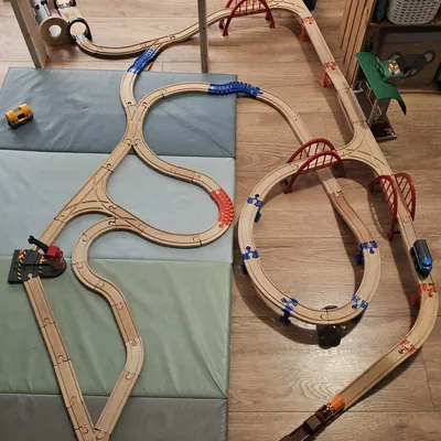 Thanh ray tàu hỏa uốn dẻo 12 đốt cho Brio