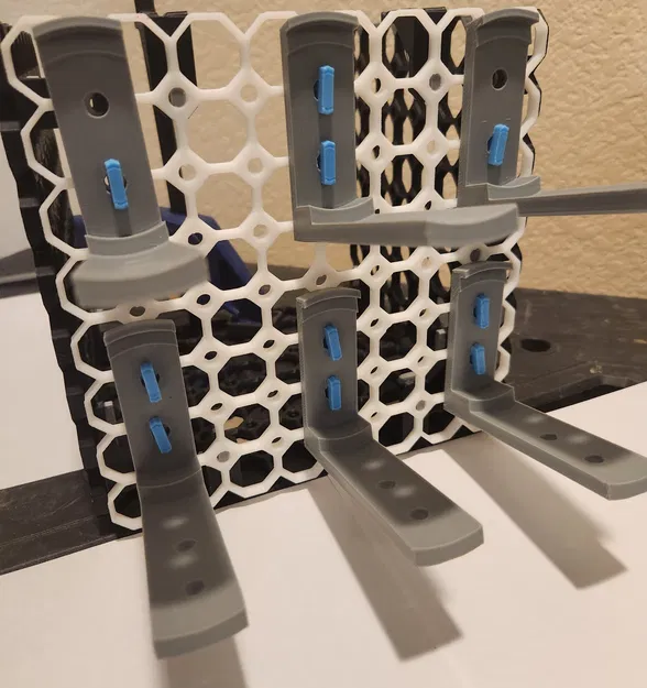 Giá treo lon sơn xịt Multiboard (Multiboard Spray Paint Can Holder) - Image 2