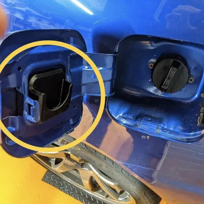 Kẹp Giữ Nắp Xăng 3D Cho Mitsubishi Lancer EVO 7/8/9