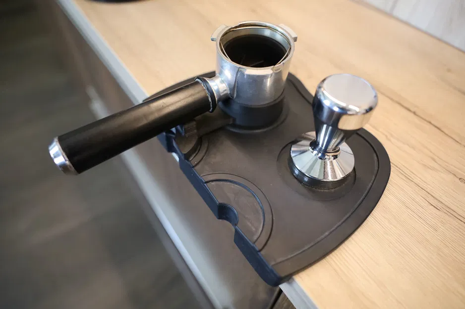 Kệ tamping cho portafilter Delonghi Dedica 51mm - Image 4