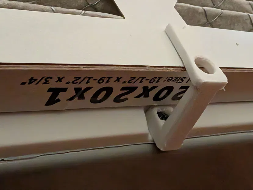 Kẹp gài filter 1 inch cho quạt hộp Lasko (Lasko Box fan 1in filter clip) - Image 1