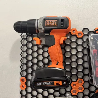 Giá Treo Máy Khoan Black & Decker Cho Tường Tổ Ong