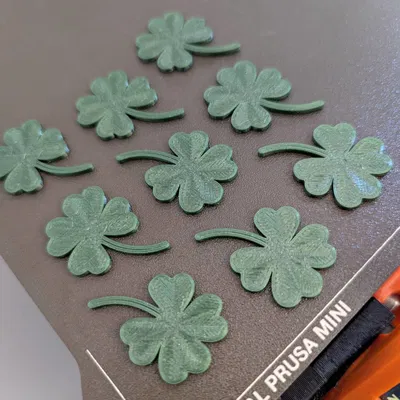 Bùa may mắn - Cỏ bốn lá