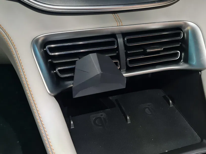 Bộ làm mát sạc không dây điện thoại cho BYD Sealion & Seal - Image 2