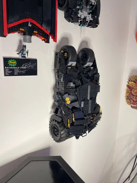 Giá treo tường LEGO Batman 76240 Tumbler (Wallmount) - Image 1