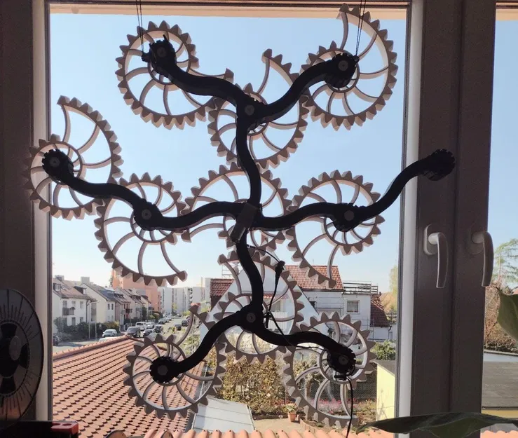 Tượng điêu khắc bánh răng Nautilus (Nautilus gears sculpture) - Image 1