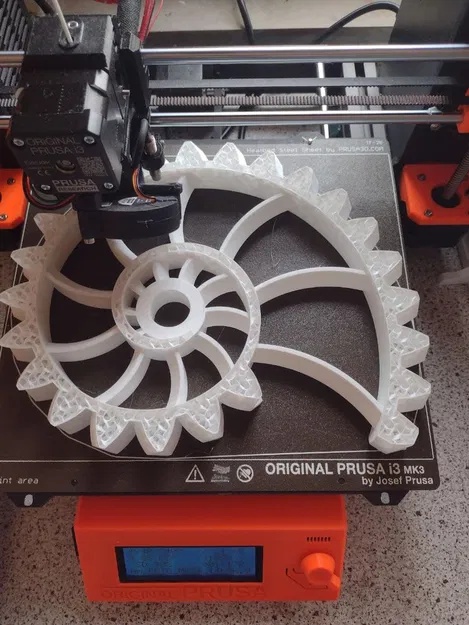 Tượng điêu khắc bánh răng Nautilus (Nautilus gears sculpture) - Image 7