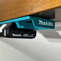 Giá treo tường pin Makita (3 pin) kèm logo Makita - Thumbnail 5