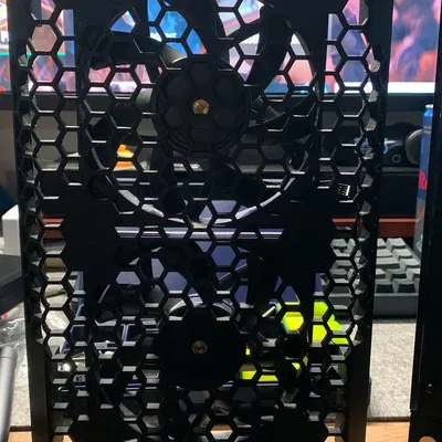 Mặt trước NR200p gắn 2 quạt 120mm (Dual 120mm Fan Front Panel)