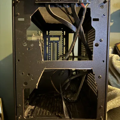 Mặt trước NR200p gắn 2 quạt 120mm (Dual 120mm Fan Front Panel)