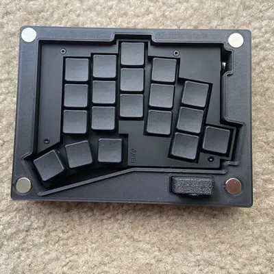 Hộp đựng du lịch cho bàn phím split Totem Wireless