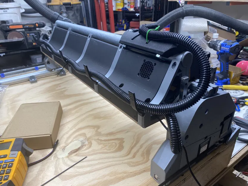 [unofficial] LowRider v4 CNC: nắp lưng gantry có bản lề + tie-downs + mount Jackpot - Image 1