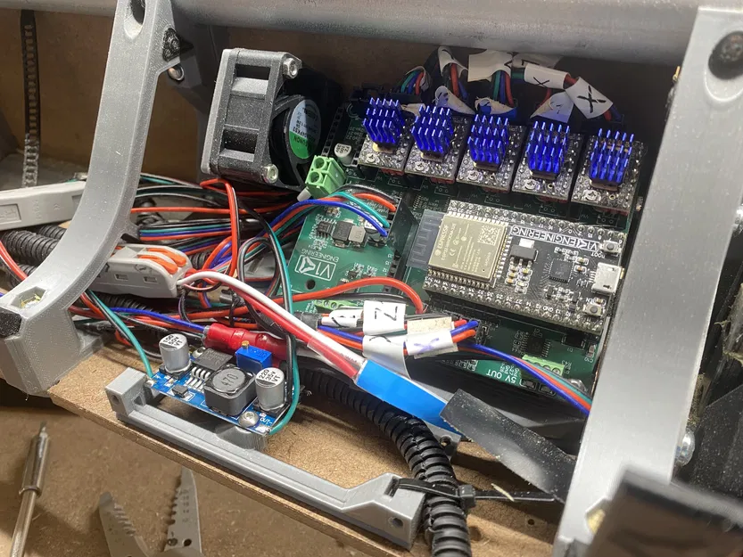 [unofficial] LowRider v4 CNC: nắp lưng gantry có bản lề + tie-downs + mount Jackpot - Image 7