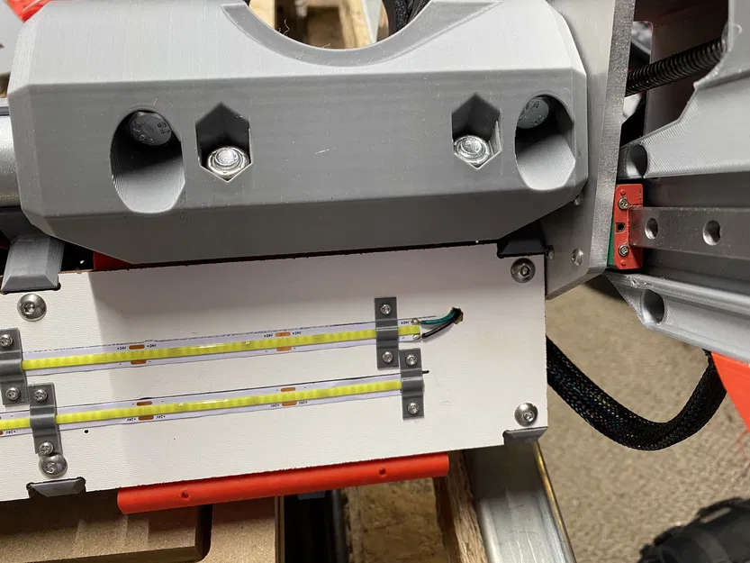 [unofficial] LowRider v4 CNC: nắp lưng gantry có bản lề + tie-downs + mount Jackpot - Image 16