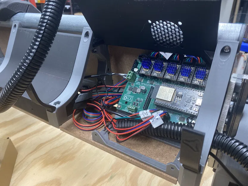 [unofficial] LowRider v4 CNC: nắp lưng gantry có bản lề + tie-downs + mount Jackpot - Image 24