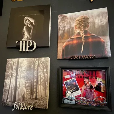 Kệ Treo Tường Để Vinyl Taylor Swift Kèm Chữ Album Art
