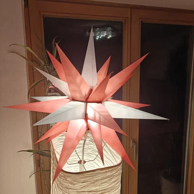 Ngôi sao Giáng Sinh kiểu Herrnhuter