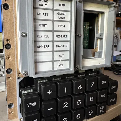 Apollo DSKY (AGC Display / Keyboard) – Bản replica