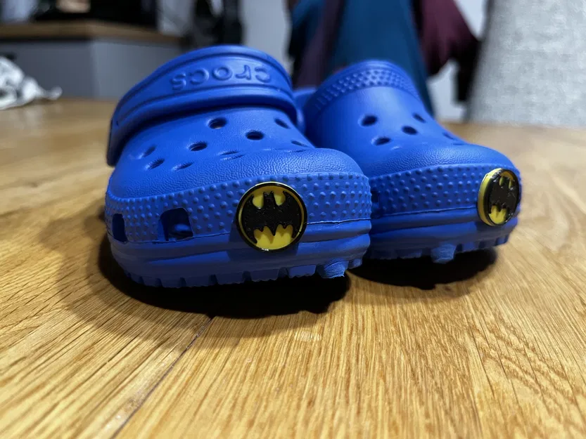 Huy Hiệu Batman Cho Giày Crocs - Phụ Kiện Thời Trang Độc Đáo - Image 1