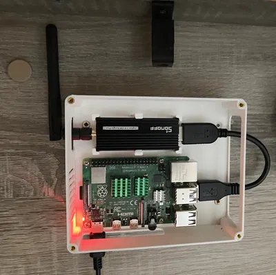 Hộp treo tường cho Raspberry Pi dùng Home Assistant
