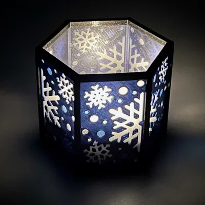 Lồng đèn mùa đông với các tấm màu thay đổi (Winter Lantern with Interchangeable Color Panels)