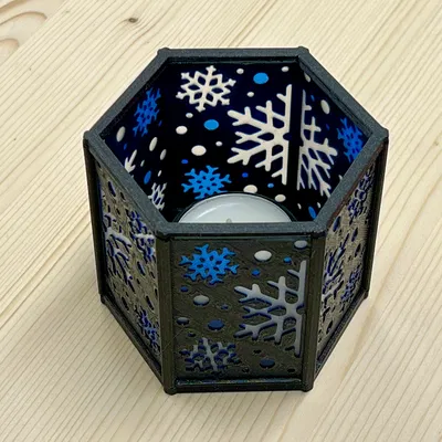 Lồng đèn mùa đông với các tấm màu thay đổi (Winter Lantern with Interchangeable Color Panels)