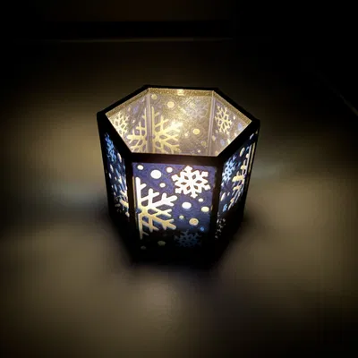 Lồng đèn mùa đông với các tấm màu thay đổi (Winter Lantern with Interchangeable Color Panels)