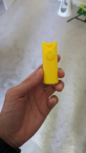 Balmobile v1 – Giá đỡ chapstick/son dưỡng cho xe hơi - Image 1