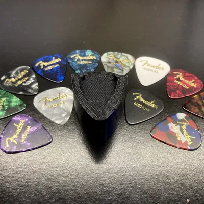 Hộp đựng Guitar Pick dùng lò xo bút (Guitar Pick Holder with Pen Spring)