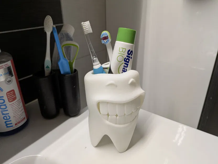 Giá Để Bàn Chải Đánh Răng – Răng Cười (Toothbrush Holder - Smiling Tooth) - Image 1