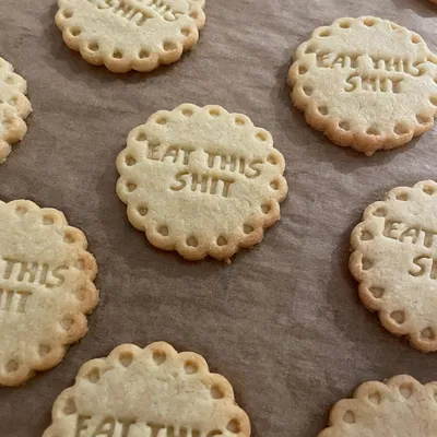 Khuôn Cắt Bánh Quy "Eat This Shit" - Dụng Cụ Làm Bánh Độc Đáo