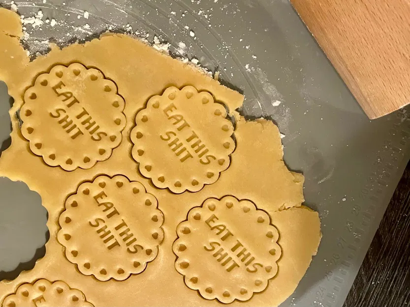 Khuôn Cắt Bánh Quy "Eat This Shit" - Dụng Cụ Làm Bánh Độc Đáo - Image 3